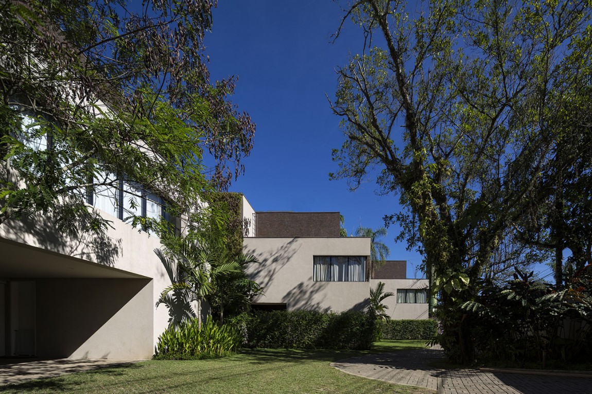 four-houses-in-baleia-03