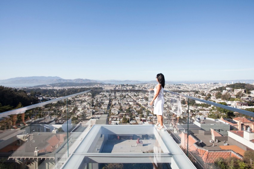 Стеклянный балкон в доме на холмах от Jensen Architects, Сан-Франциско, США
