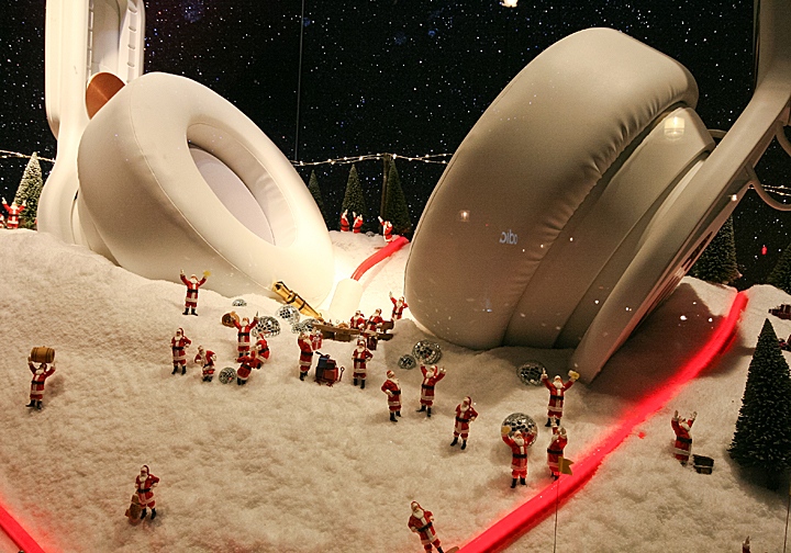 selfridges-christmas-shop-windows-london-04