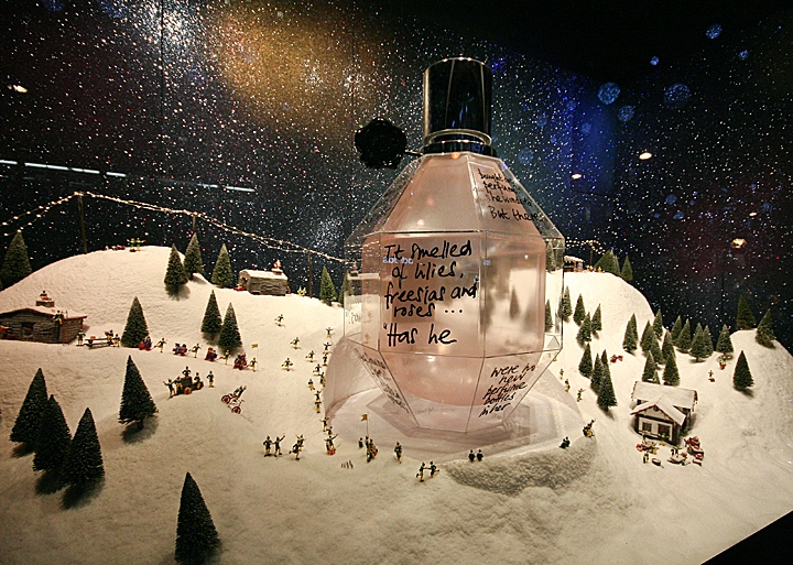 selfridges-christmas-shop-windows-london-42