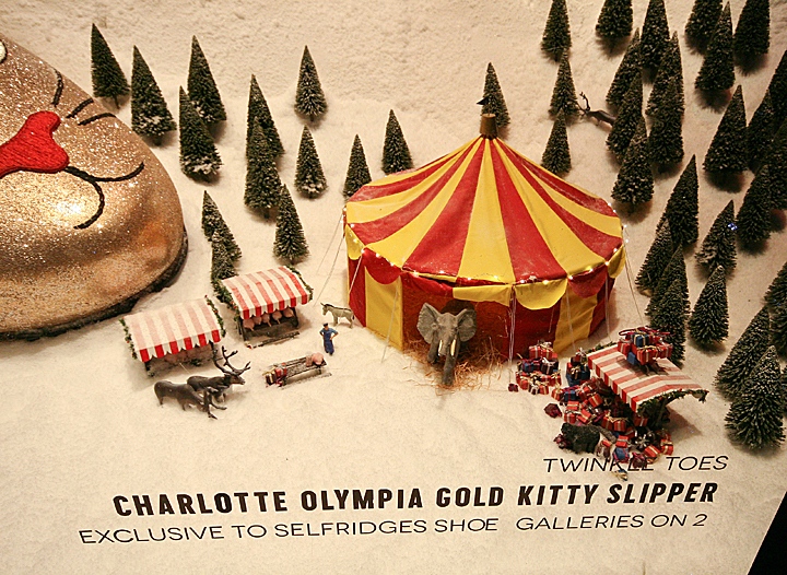 selfridges-christmas-shop-windows-london-46
