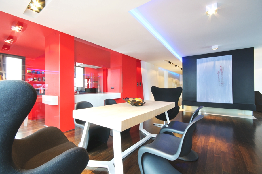 yarkiy-interyer-kvartiry-v-tsentre-varshavy-07