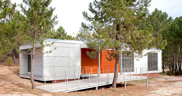 nature-center-albacete-eco-friendly-building-01
