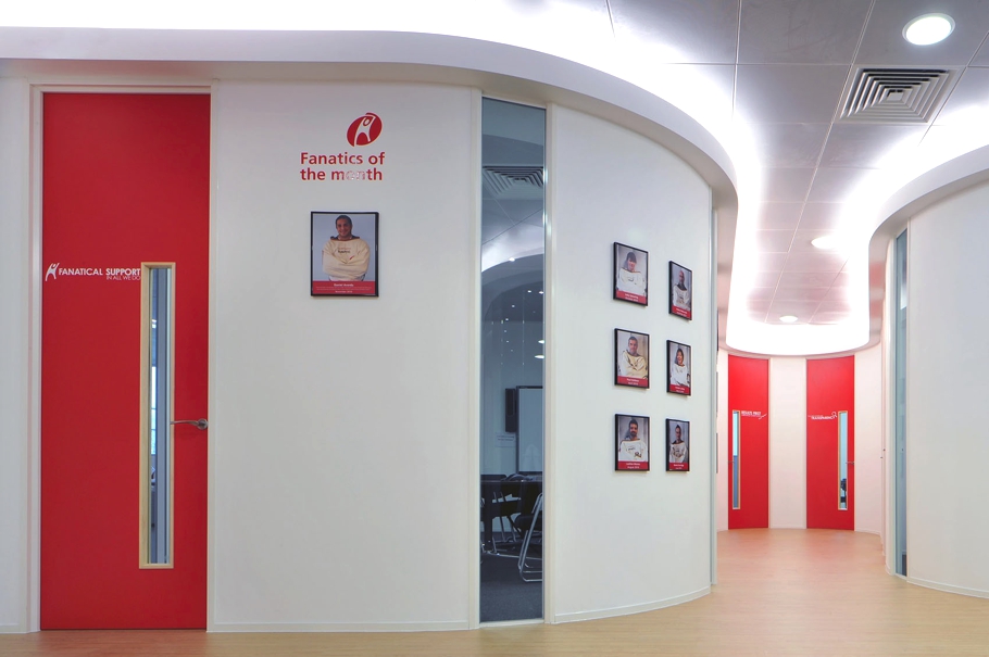 contemporary-commercial-interior-design-england-02