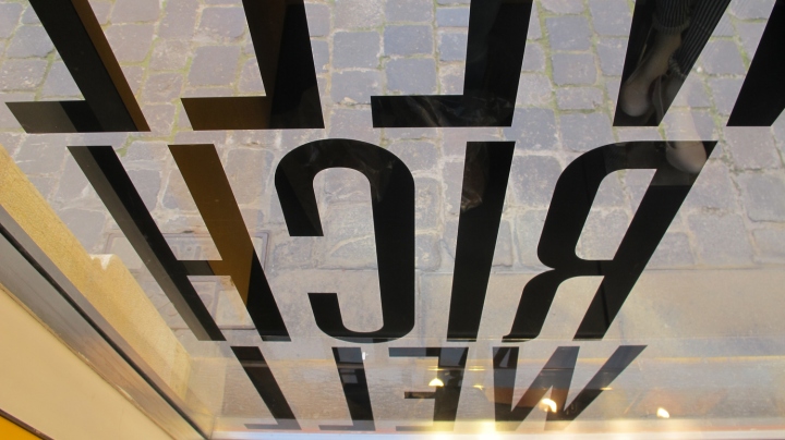 aishti-windows-store-04