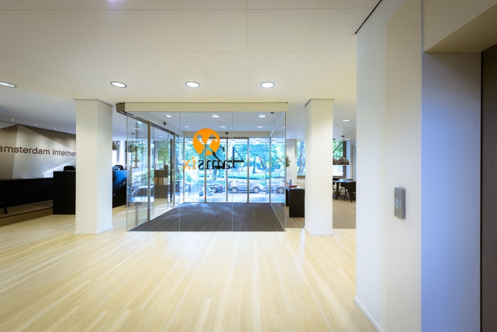 ams-ix-office-01