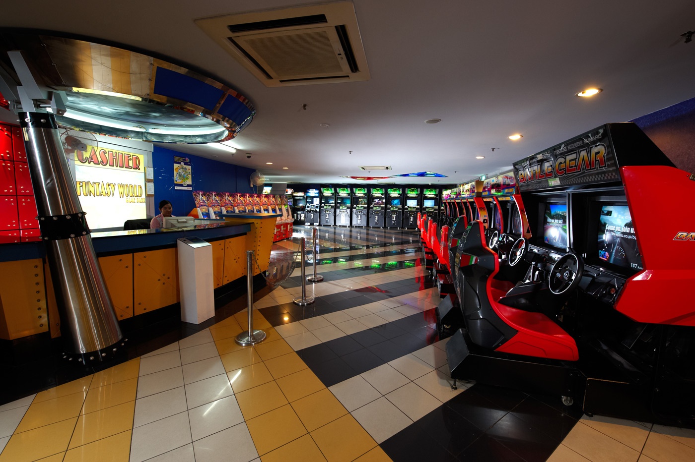 colourful-giant-hotel-03