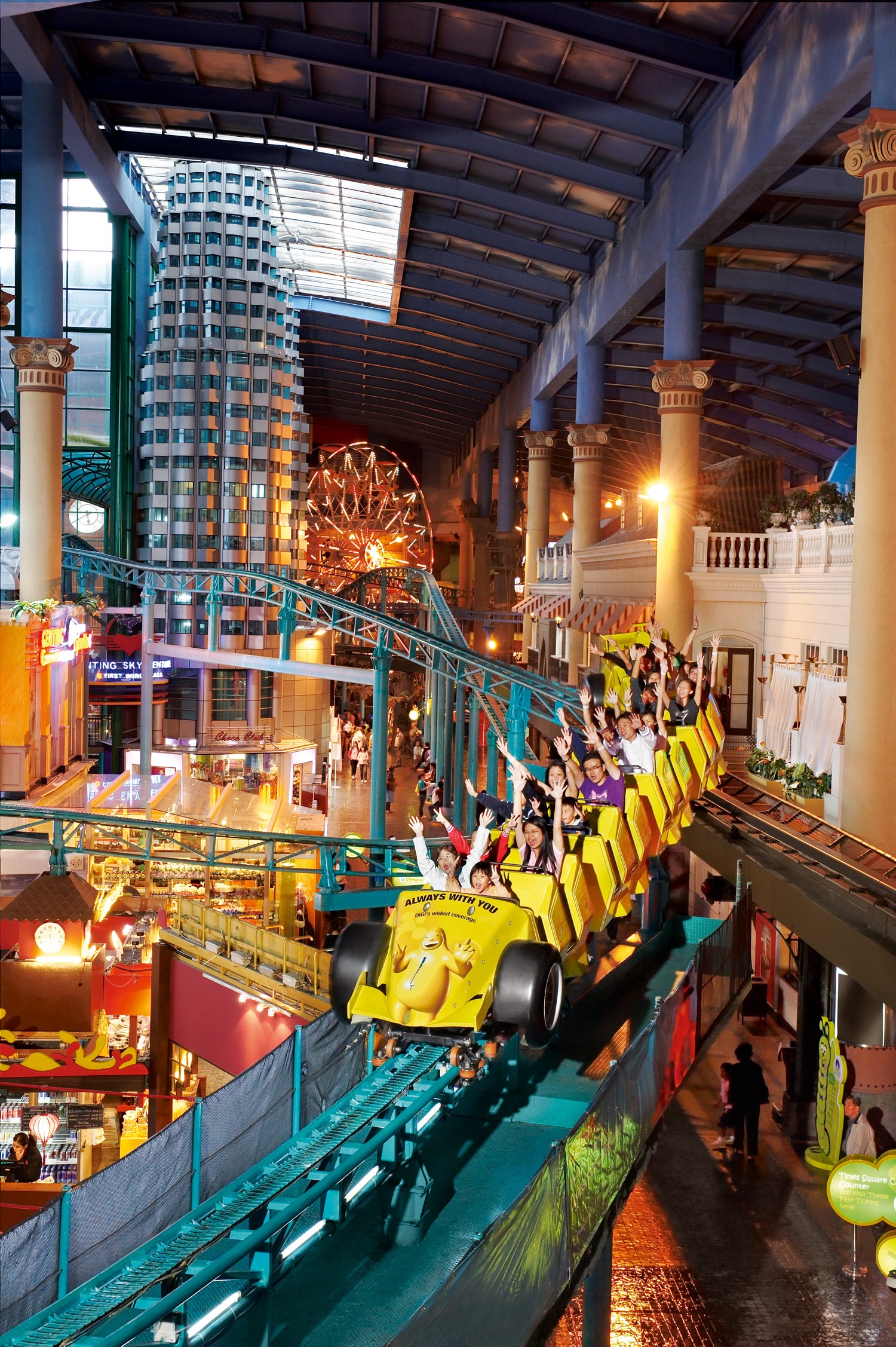colourful-giant-hotel-19