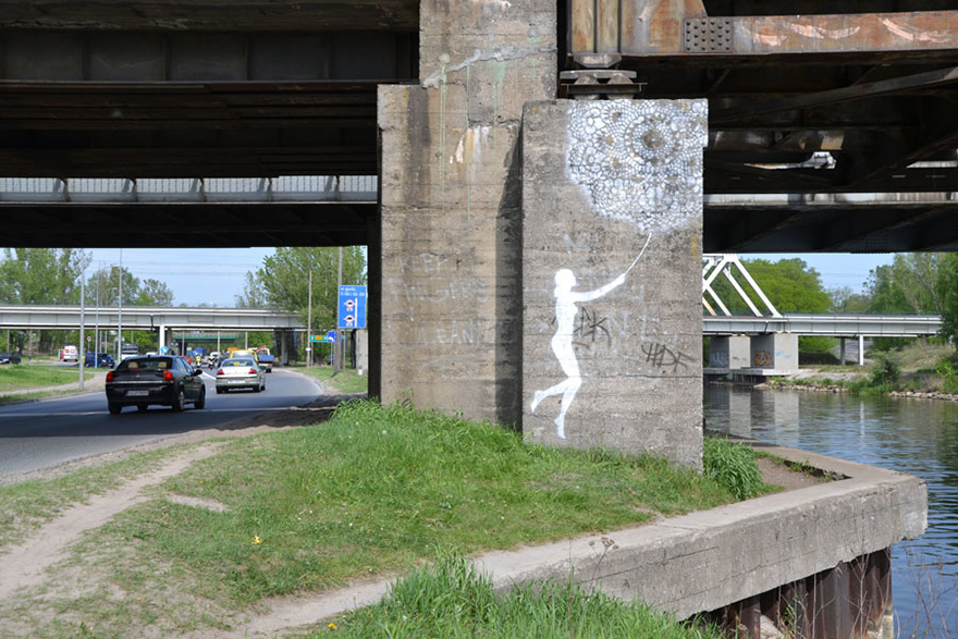 crochet-lace-street-art-06