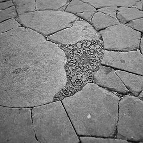 crochet-lace-street-art-18