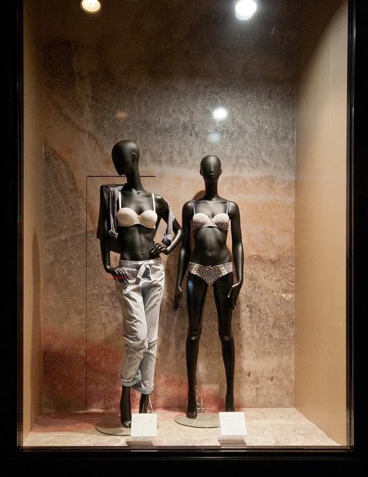marks-spencer-windows-budapest-03