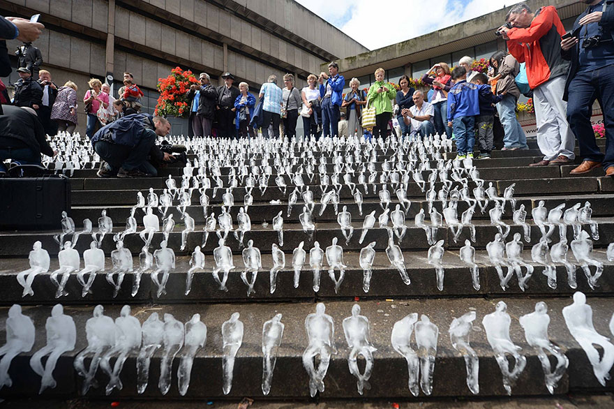 monument-ice-sculptures-02