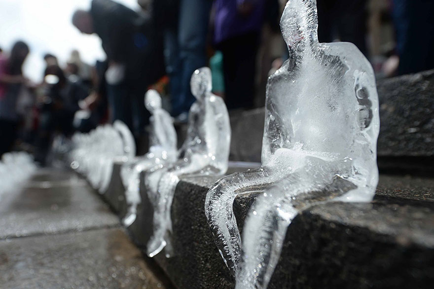 monument-ice-sculptures-03