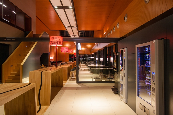 motorway-restaurant-09