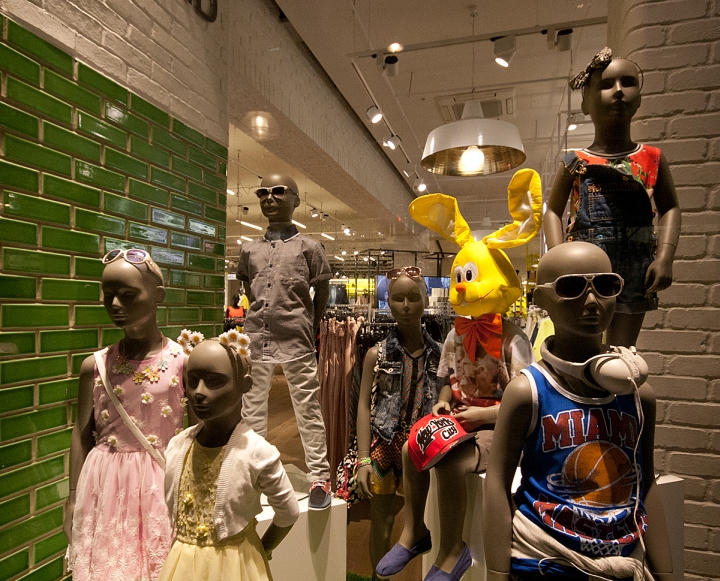 river-island-windows-london-03