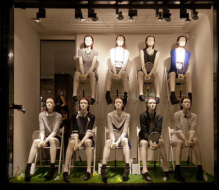 stradivarius-windows-budapest-01