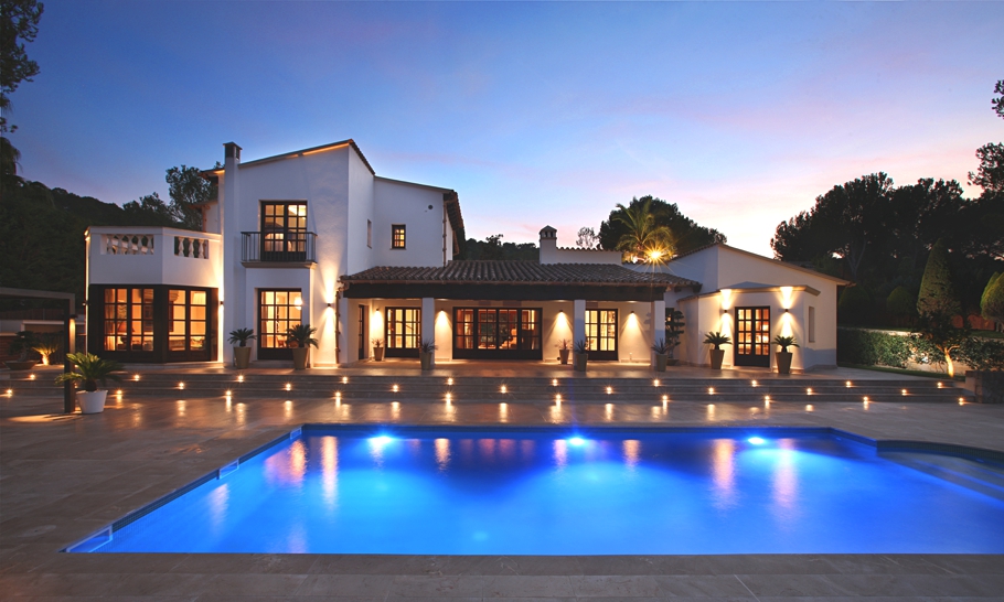 santa-ponsa-villa-by-curve-interior-design