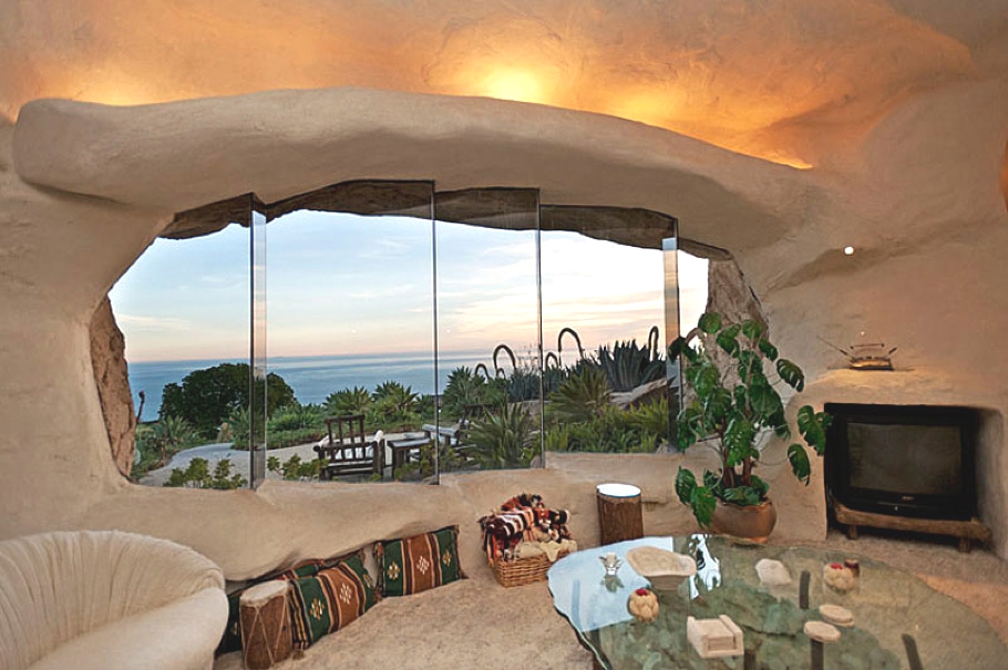 flintstones-style-malibu-retreat-07