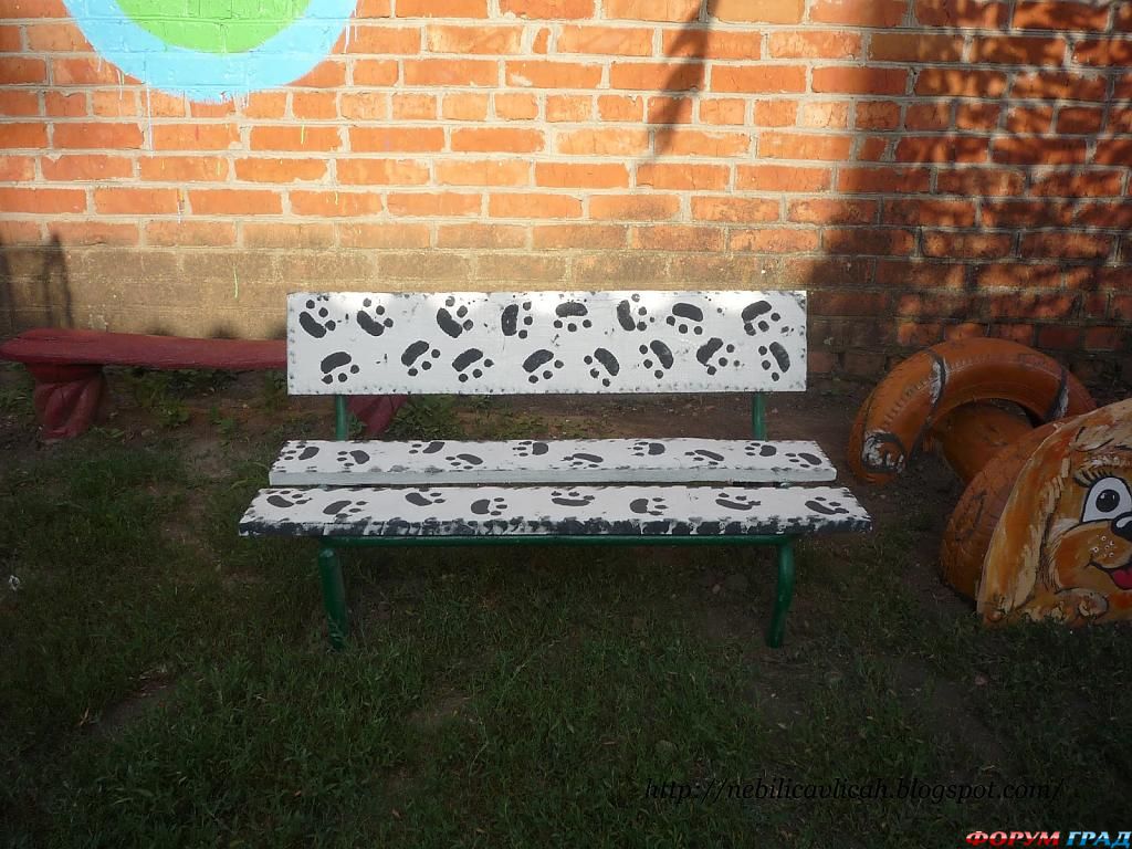 bench-in-the-garden-23
