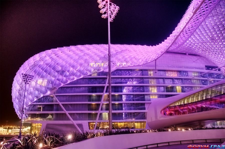 Отель Yas Marina