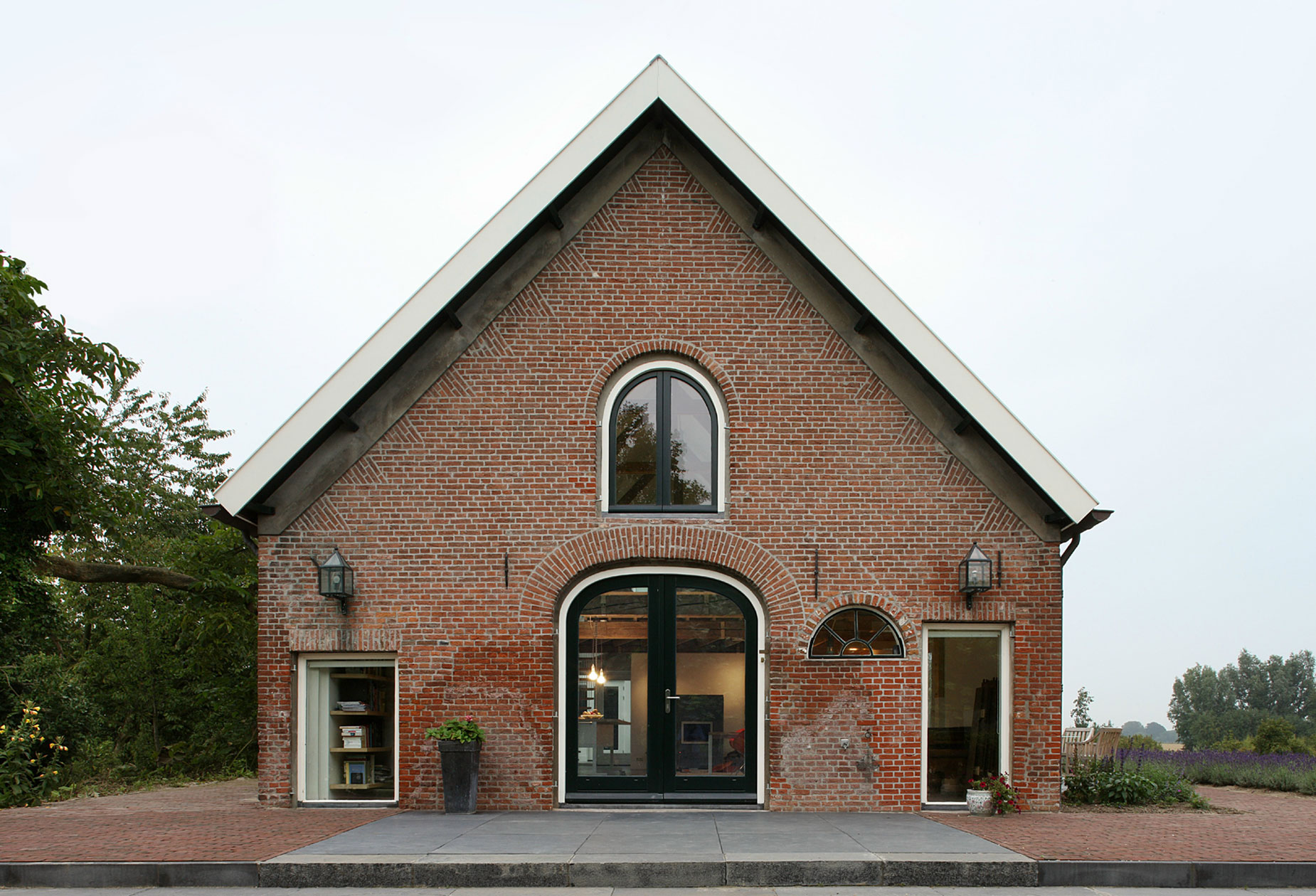 house-g-by-maxwan-architects-urbanists-01