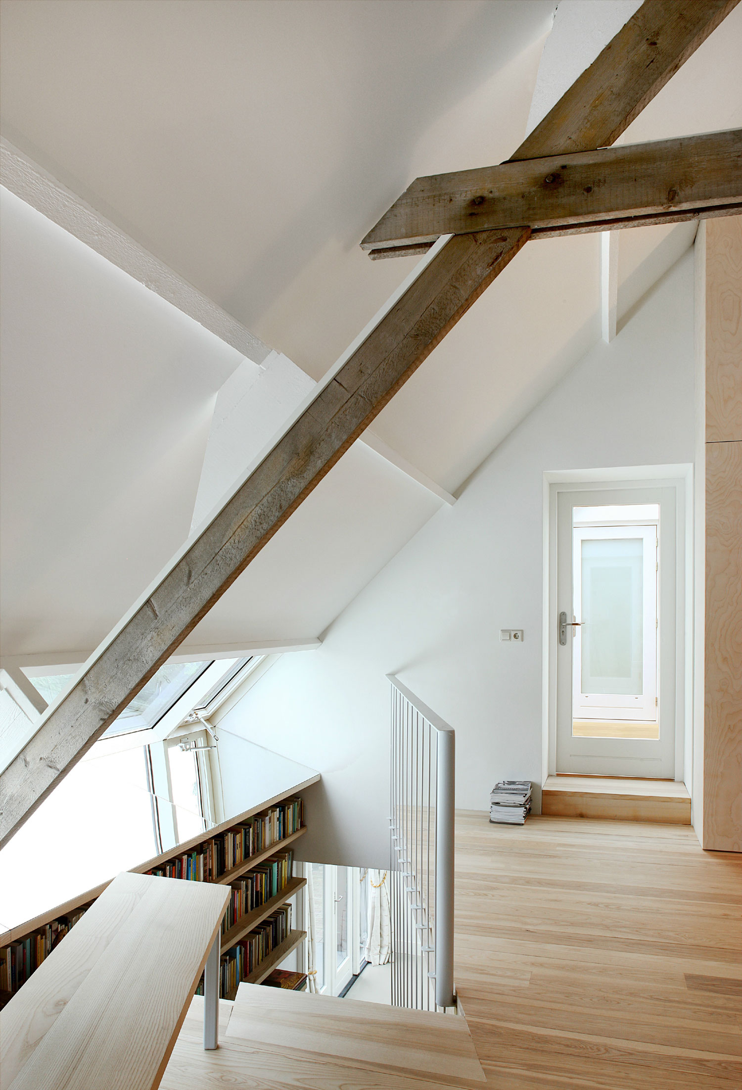 house-g-by-maxwan-architects-urbanists-07