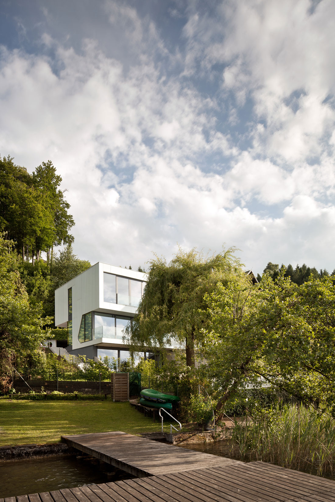 lakeside-house-by-spado-architects-01