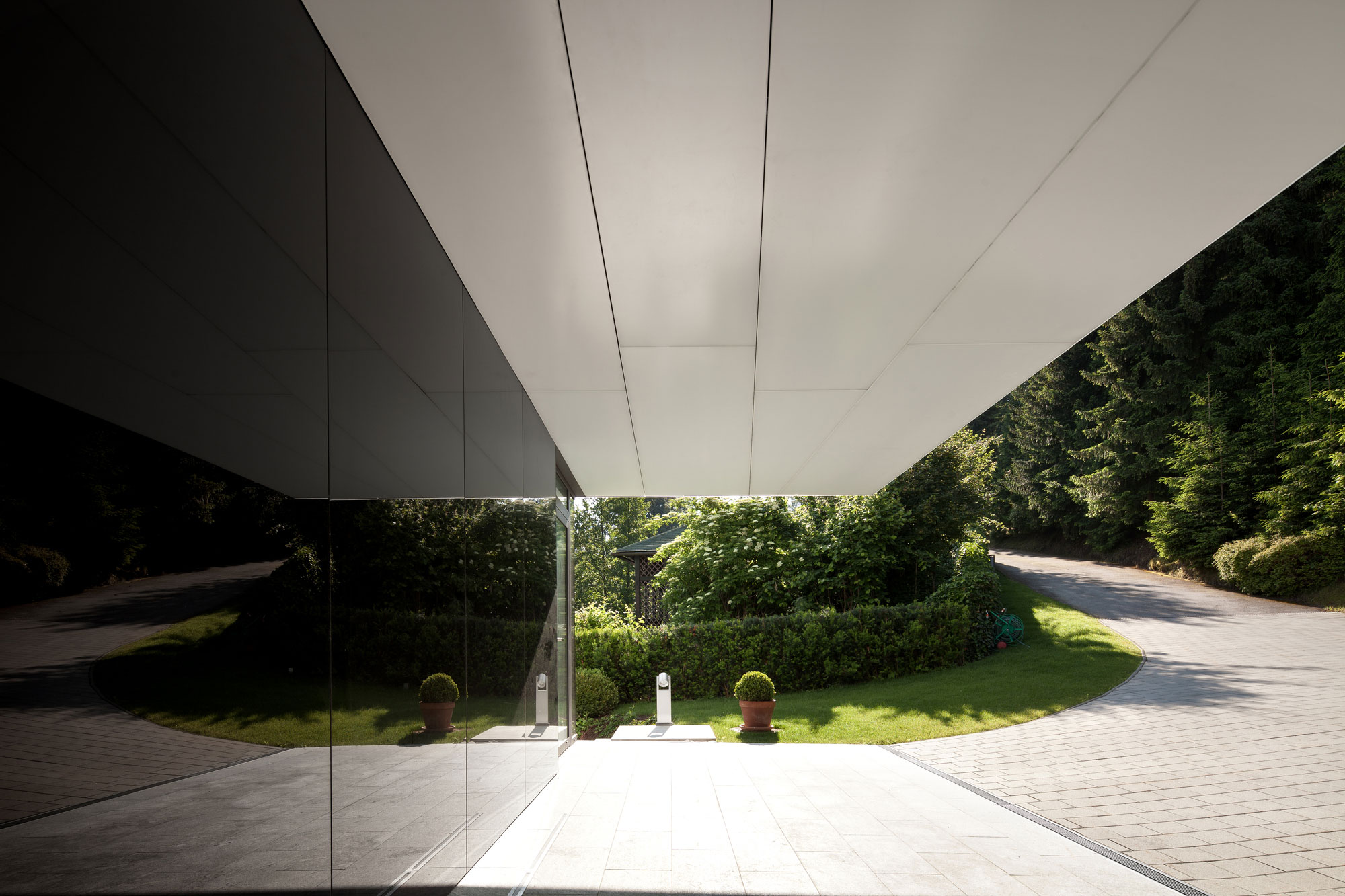 lakeside-house-by-spado-architects-05