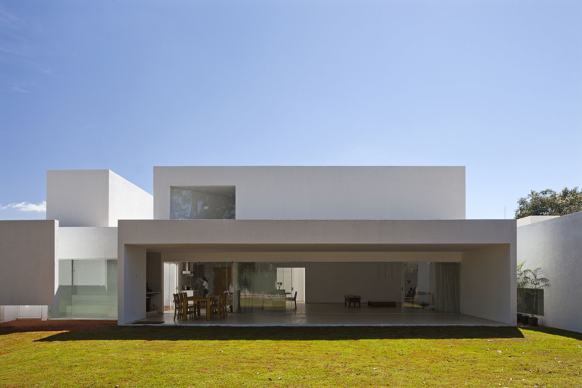 Коттедж Migliari Guimarães House, Бразилия