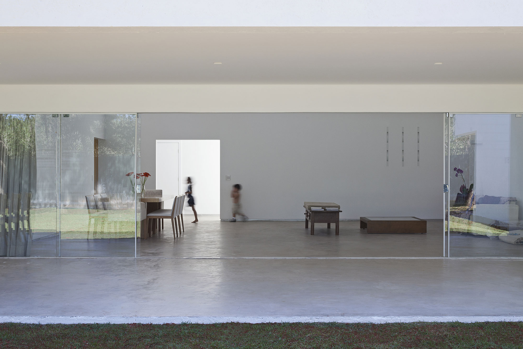 Коттедж Migliari Guimarães House, Бразилия