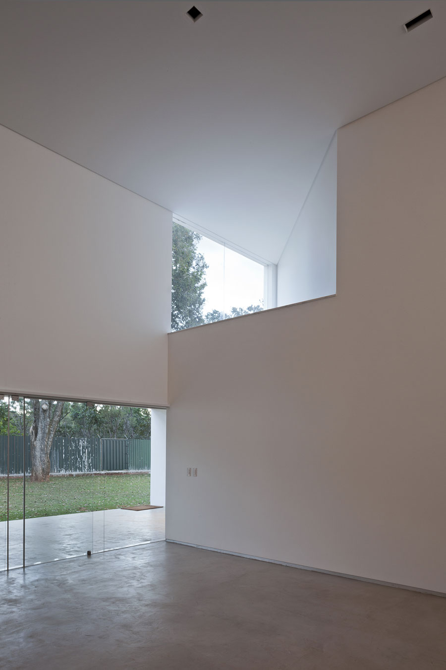 Коттедж Migliari Guimarães House, Бразилия