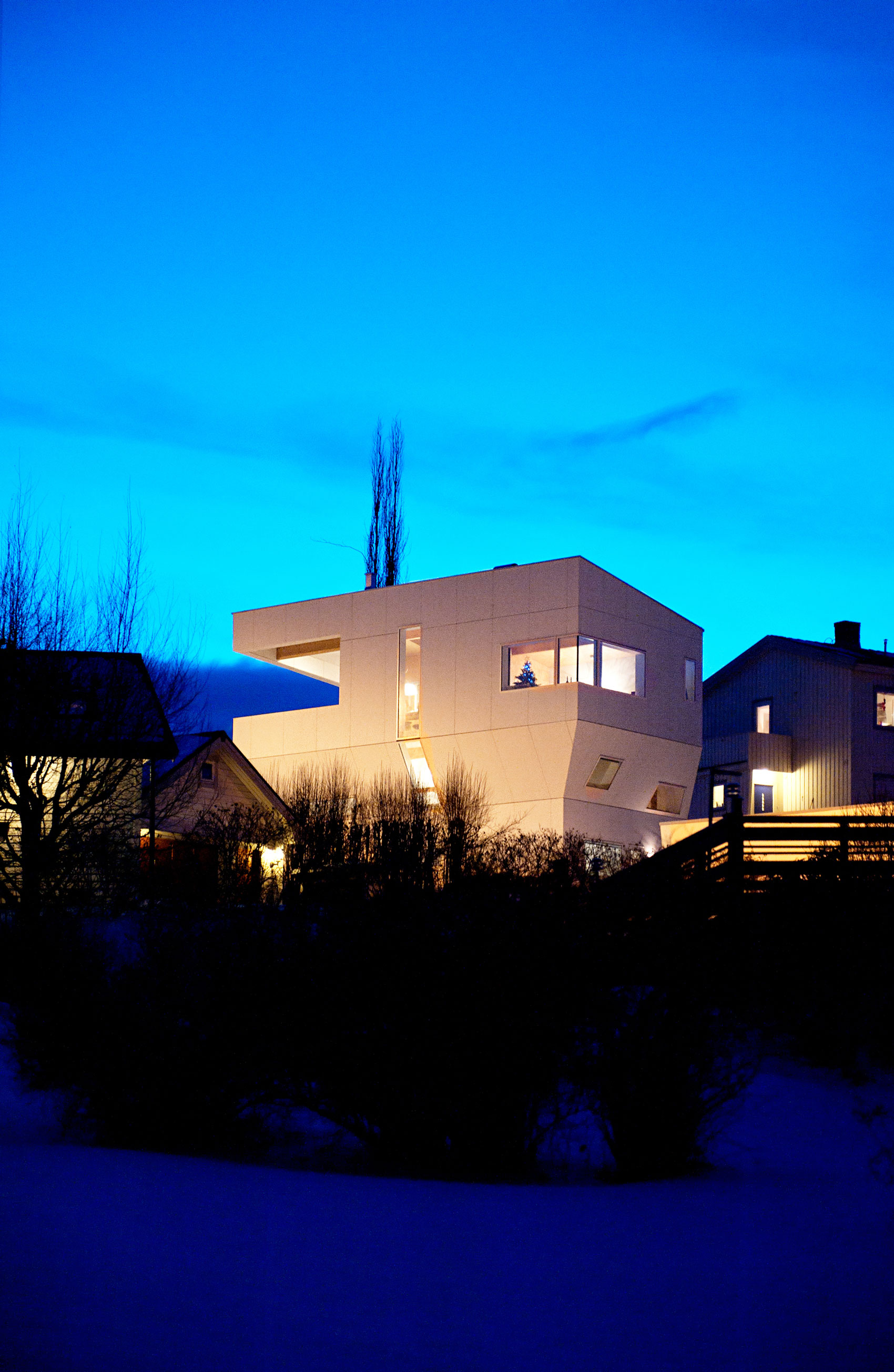 Интерьер необычного дома от JVA, Норвегия