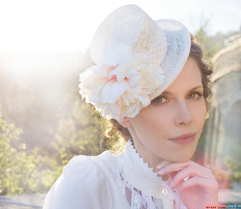 romantic-bridal-hat-for-spring-summer-weddings