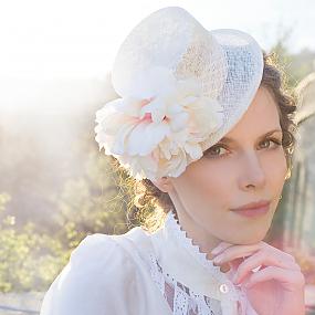 romantic-bridal-hat-for-spring-summer-weddings
