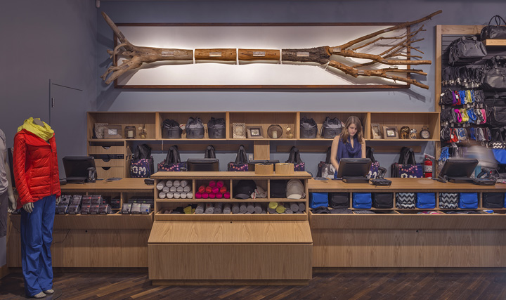 lululemon-yorkdale-store-02