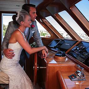 relaxing-honeymoon-aboard-12