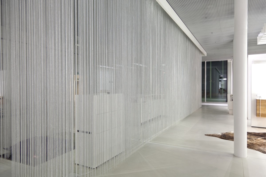 curtains-that-give-the-effect-of-rain-10