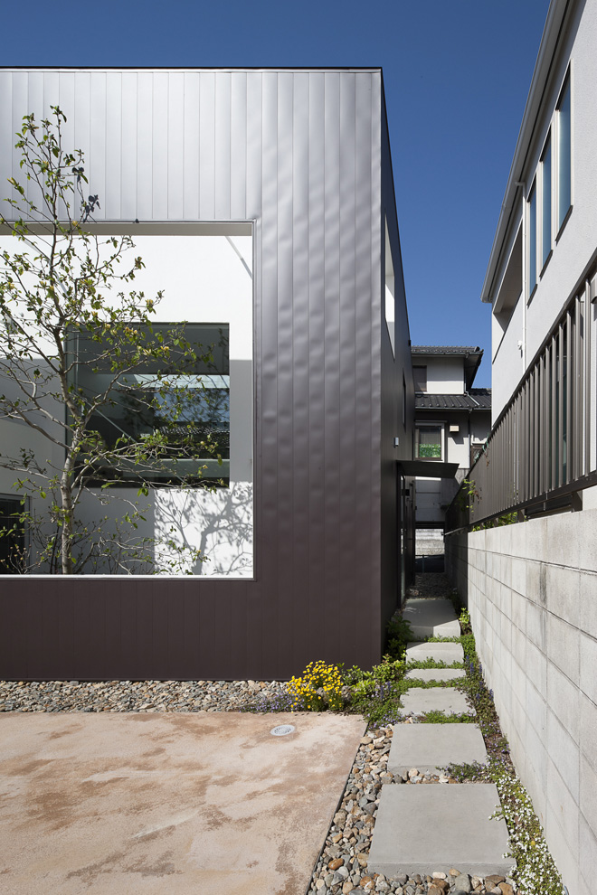 1frame-house-in-hiroshima-10