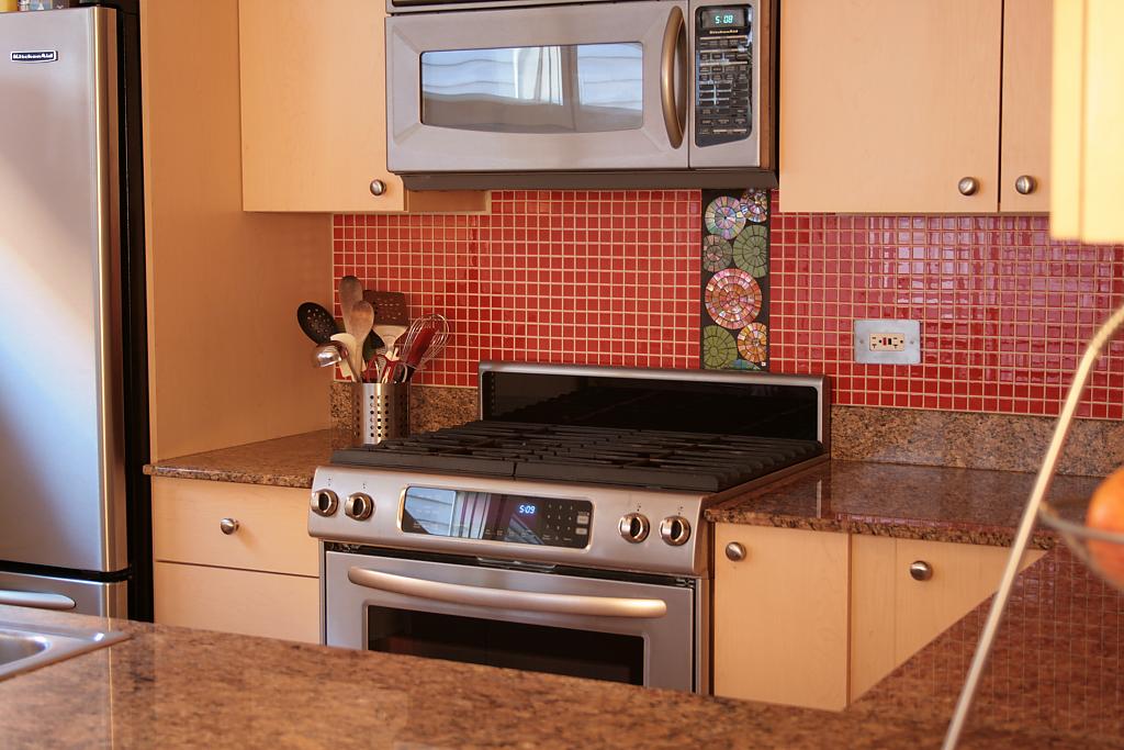 bring-colour-into-kitchen-this-spring-02