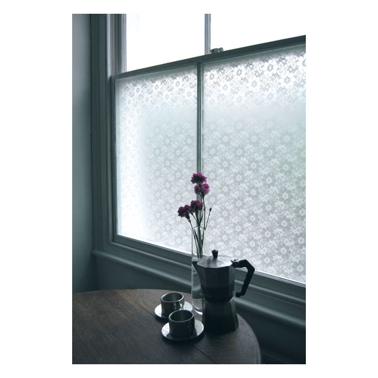 emma-jeffs-fixes-up-windows-without-fabric