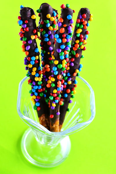 chocolate-pretzel-rods-08