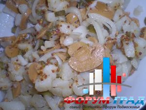 Салат Пикантный с картофелем и грибами