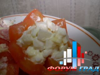 Помидоры, фаршированные кальмарами