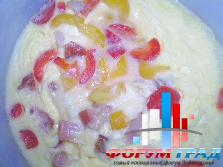 омлет с перцем, ветчиной и грудинкой