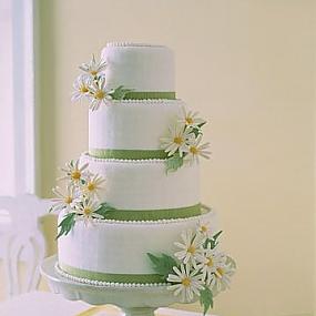 cake with daises