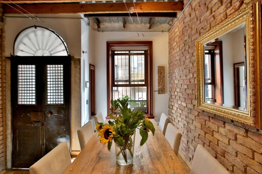 a-duplex-in-a-historic-building-in-istanbul-007