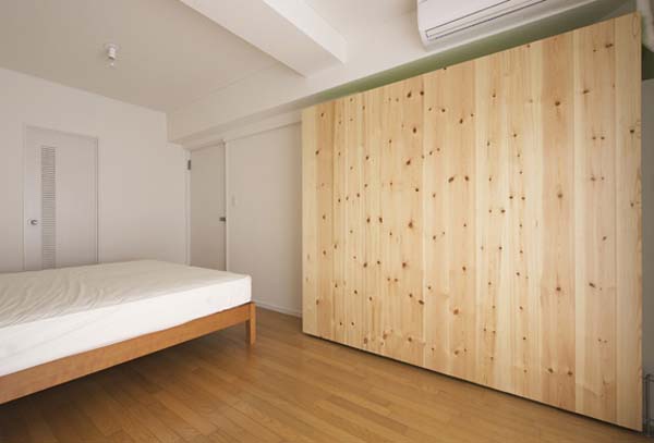 transforming-a-small-apartment-into-a-home-office-05