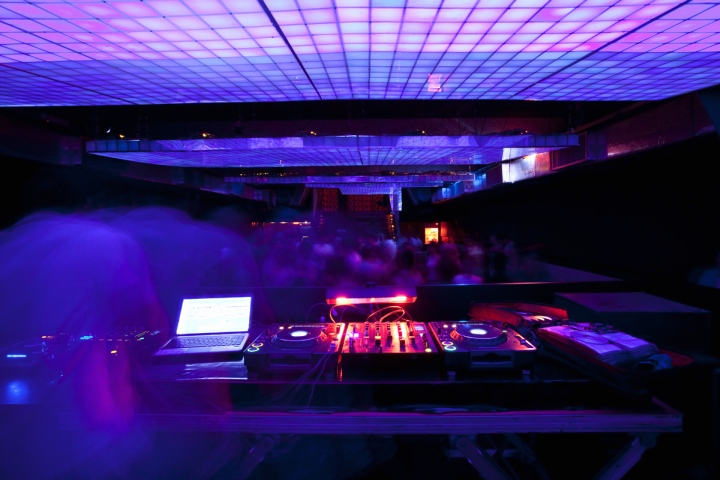 hot-hot-nightclub-04