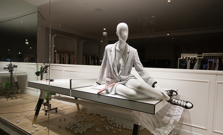 maje-windows-paris-01