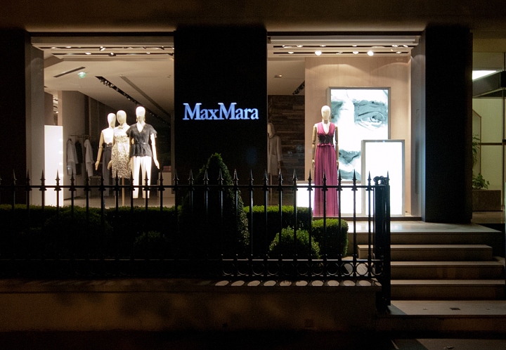 max-mara-windows-paris-03